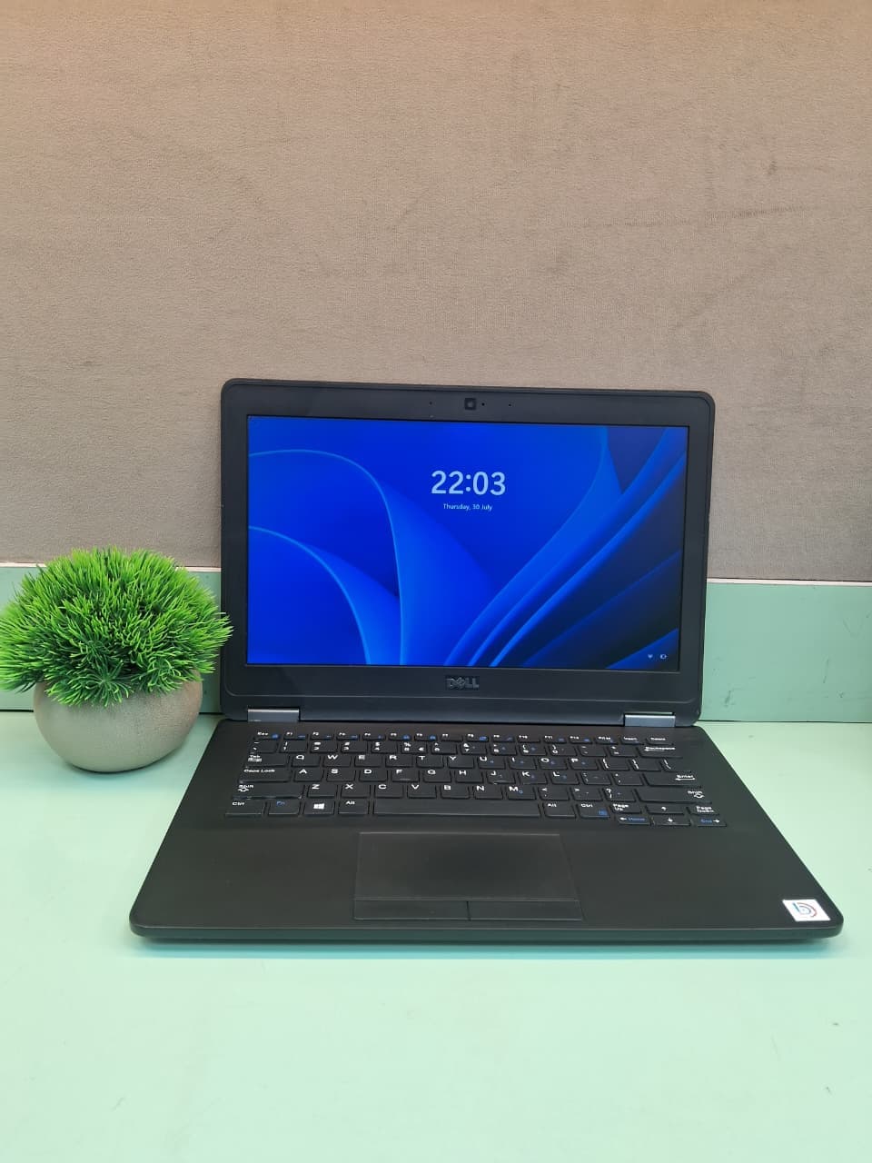 Dell Latitude E7270 — i7 / 6th / 8GB / 256GB / 12.5"