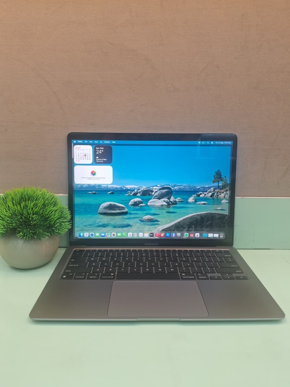 Apple MacBook Air — Apple M1 / No / 8GB / 256GB / 13.3"